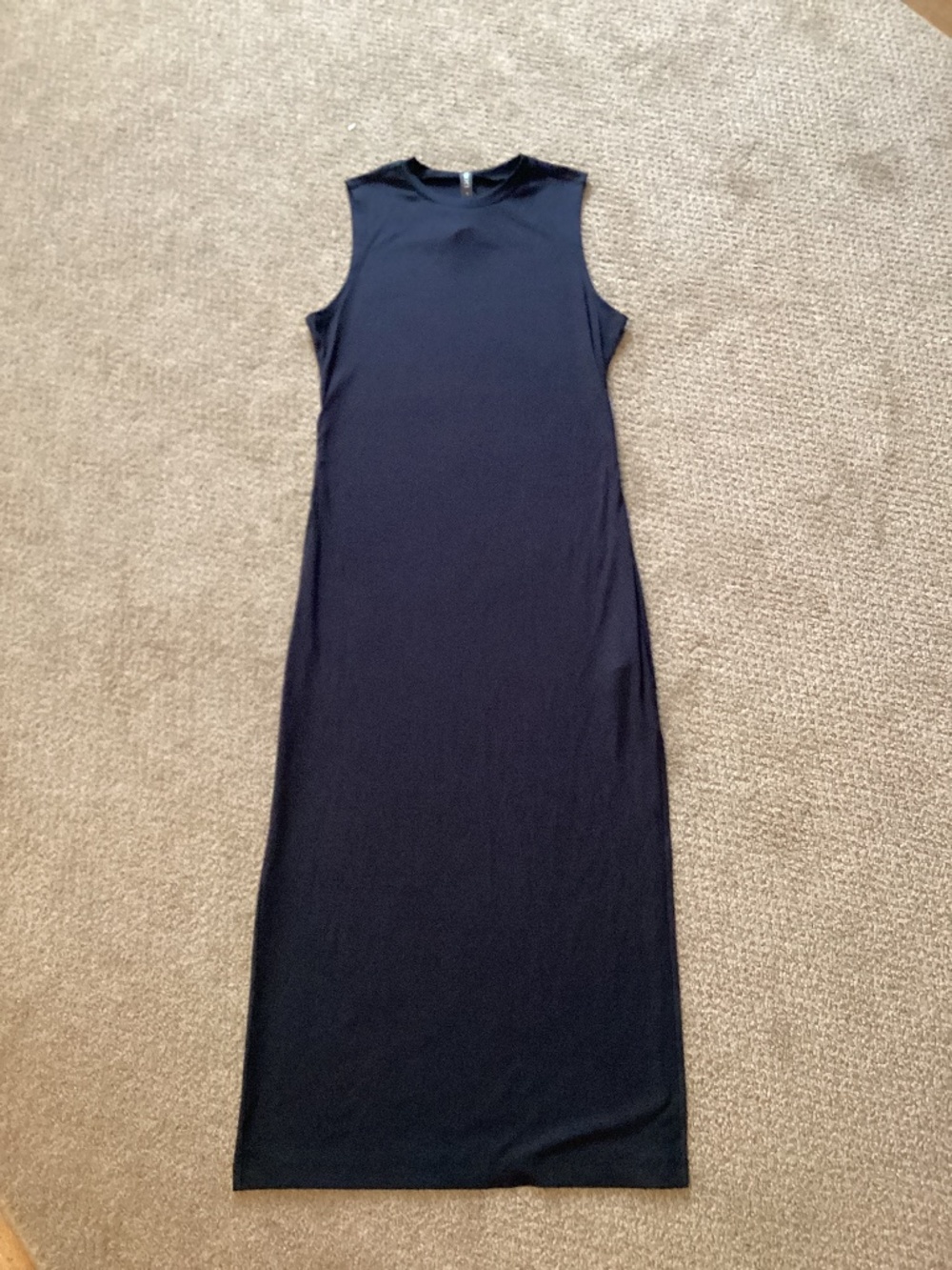 Vuori Pose Modern Midi Tank Dress